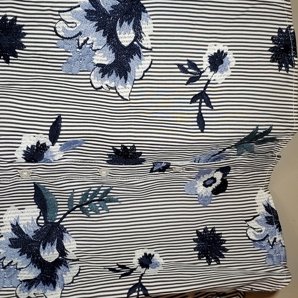 Nanette Lepore blue floral striped button down shirt - Picture 4 of 9